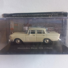 Macheta Mercedes-Benz 220 - 1964 1:43 Deagostini Mexic