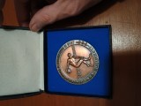 medalia Academia de educatie fizica si sport 80 de ani . 1922-2002 .