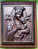 G686-Aplica Icoana metaloplastie basorelief veche-Fecioara Maria cu Pruncul cu coroana a Reginei cerului metal gros argintiu cu negru antic.