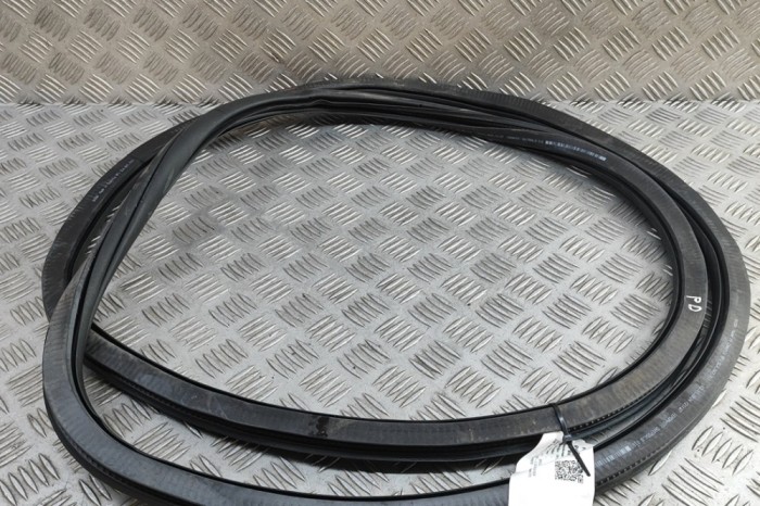Garnitura ușă dreapta față SKODA SKODA ENYAQ iV SUV 5AC, 5AZ 2024 OEM: 5LA867912 | 30944511