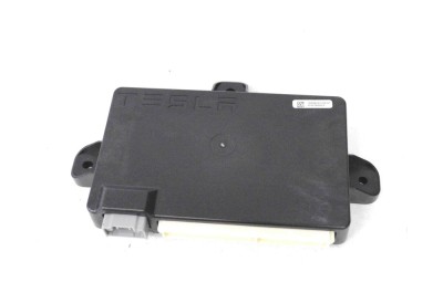 Modul de control ușă st&amp;acirc;nga spate TESLA MODEL X 2017 OEM: 1045490-00-G 15028918 foto