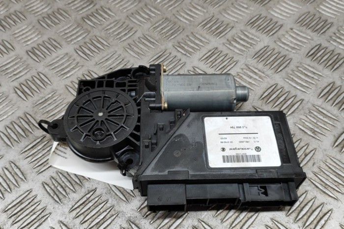 Motor macara geam ușă dreapta spate PORSCHE CAYENNE 9PA 2002 OEM: 7L0959794,7L0.959.794 28252089