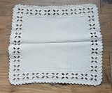 CENTRU DE MASA MICUT VINTAGE CU BRODERIE MANUALĂ HARDANGER