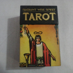 RADIANT WISE SPIRIT TAROT ( 78 cards with book) - Lo Scarabeo