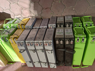 Acumulatori 12v 155 amperi pentru panouri voltaice secanhend și noi foto
