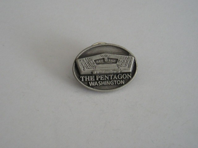 QW9 N 26 - insigna - militar - Cladirea Pentagonului