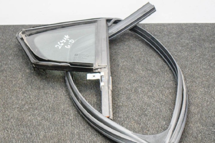 Geam lateral dreapta spate CHEVROLET VOLT 2012 OEM: Hatchback | 10977307