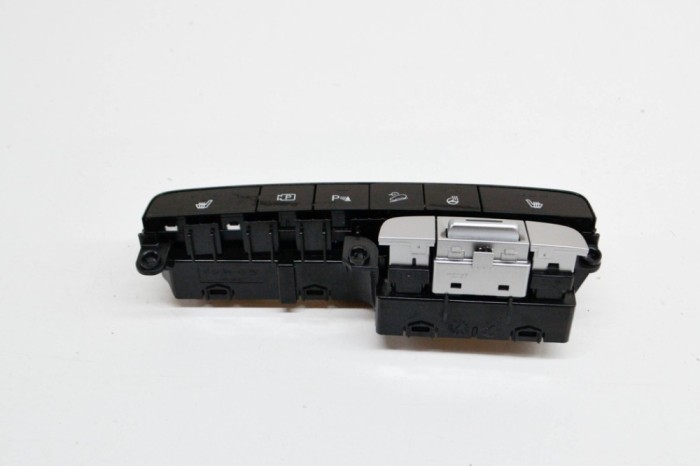 Panou de butoane HYUNDAI TUCSON NX4E, NX4A 2021 OEM: 93350-CZ950,93350CZ950NV1 | 15231049