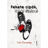 Fekete cipők, feh&eacute;r fűzővel - Vito Staviarsky