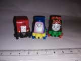 Bnk jc Thomas &amp; Friends minis - set 2 locomotive + 1 autobuz