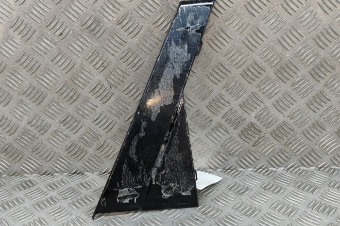 Ornament vertical ușă dreapta spate AUDI Q4 SUV F4B 2023 OEM: 89A839904 28633639