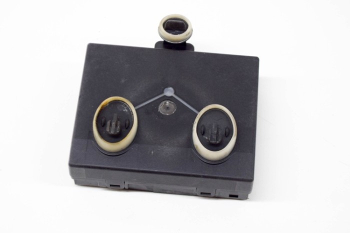 Modul de control ușă dreapta față AUDI A6 4G2, C7, 4GC 2017 OEM: 4G8959793G,4G8959793J 13562604
