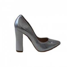 Pantof elegant de culoare argintie, model trendy cu toc inalt foto