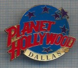 AX 887 INSIGNA -PLANET HOLLYWOOD - DALLAS -SUA -PROD. TAIWAN-PENTRU COLECTIONARI