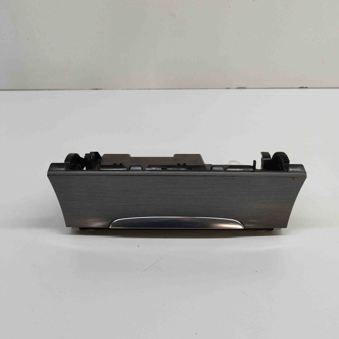 Scrumiera VW PASSAT Variant B7 365 2010 OEM: 3C0863284K 28524959