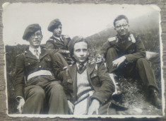 Elevi militari in excursie, Cabana Brav// 1942 foto