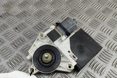 Motor macara geam ușă dreapta față PORSCHE CAYMAN 987 2012 OEM: 99762418106 | 31356292 foto