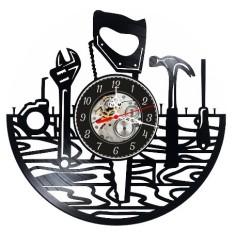 Ceas de perete decorativ realizat din disc de vinil, Model Atelier de Tamplarie cu Fierastrau, Ciocan si Textura Lemn, Cadou Tamplar, Negru, 30 cm