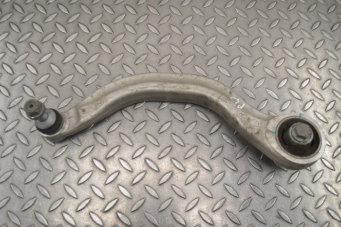 Braț curbat dreapta față TESLA MODEL 3 2023 OEM: 1044359-00-A 24865050