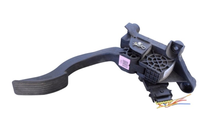 Pedala de accelerație HYUNDAI H-1 Travel TQ 2012 OEM: 35190-4X700 26329581