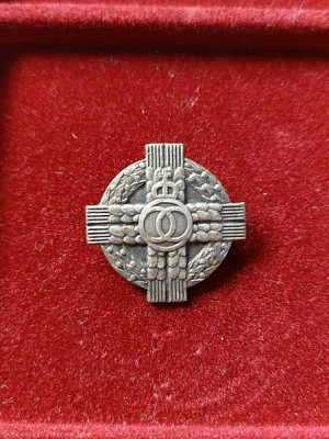 Insigna regalista Concursul Agricol , anii 30 . Stare impecabila, acul original foto