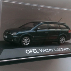 Macheta Opel Vectra C Caravan 2003 Break Kombi - Schuco 1/43