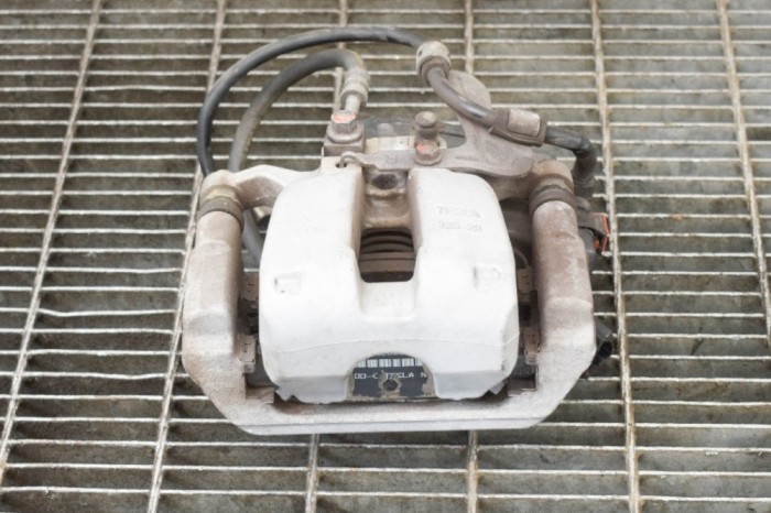 Etrier de fr&acirc;nă dreapta spate TESLA MODEL 3 2018 OEM: 1098483-00-E,1044624-00-F 10880178