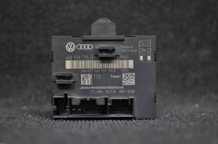 Modul de control ușă dreapta spate VW TOUAREG 7LA, 7L6, 7L7 2010 OEM: 4H0959795B 1402093