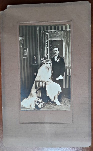 Fotografie pe carton, mire si mireasa, inceput de secol XX