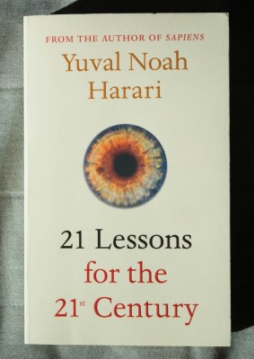 Yuval Noah Harari - 21 Lessons for the 21st Century (21 de lecții pentru secolul foto
