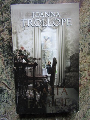 O ALTA FAMILIE-JOANNA TROLLOPE foto