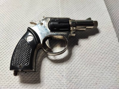 Bricheta vintage tip pistol foto