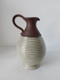 Carafa ceramica facuta manual, artist made, marcata 455 / LO, 20cm inaltime, partial glazurata, studio pottery