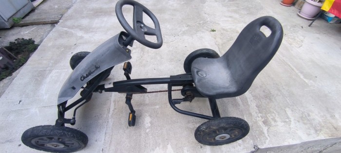 MASINUTA CU PEDALE KART KARTING NECESITA SERVISARE GREUTATE CCA. 25 KG 120 CM