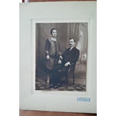 Fotografie pe carton, sot si sotie, perioada interbelica