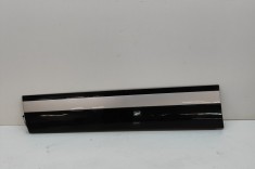 Bandou inferior ușă st&acirc;nga față LAND ROVER RANGE ROVER VELAR L560 2018 OEM: J8A2-21065-BBW,J8A2-21065-B 24842070
