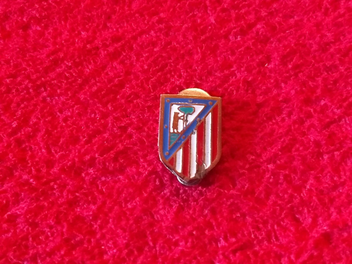 Insigna (cu talpa) fotbal - ATLETICO MADRID FC (Spania)