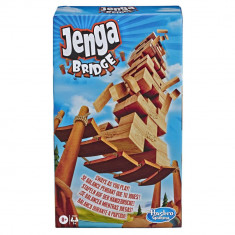 JENGA CONSTRUIESTE PE POD foto