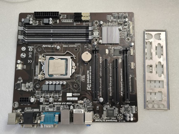Placa de baza Gigabyte GA-H81M-D3H, LGA1150, DDR3, PCI-e + Procesor G3240