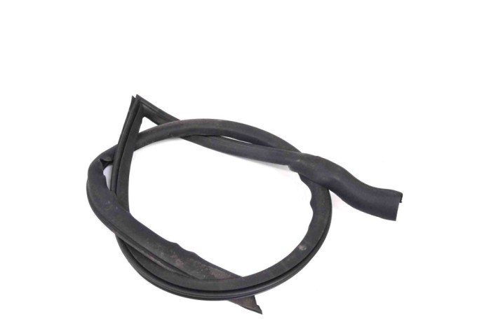 Garnitura ușă st&acirc;nga față ASTON MARTIN DB11 2018 OEM: HY53-C20709-AC