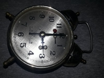 Ceas vechi mecanic Metalic,functional-sonerie defecta,Stare foto,Auriu,T.GRATUI foto