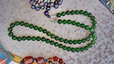 F232-Lant piatra vechi verde probabil Jad stare buna. foto