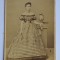 CDV Atelier Romania 1860-1870 femeie in haine de epoca