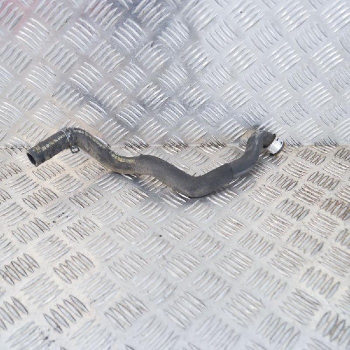 Furtun radiator răcire dreapta MERCEDES-BENZ C Coupe C204 2012 OEM: A2045017182 10008672