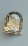 QW9 I 11 - Insigna - tematica industrie - inscriptia MASINEXPORT ROMANIA, Romania de la 1950