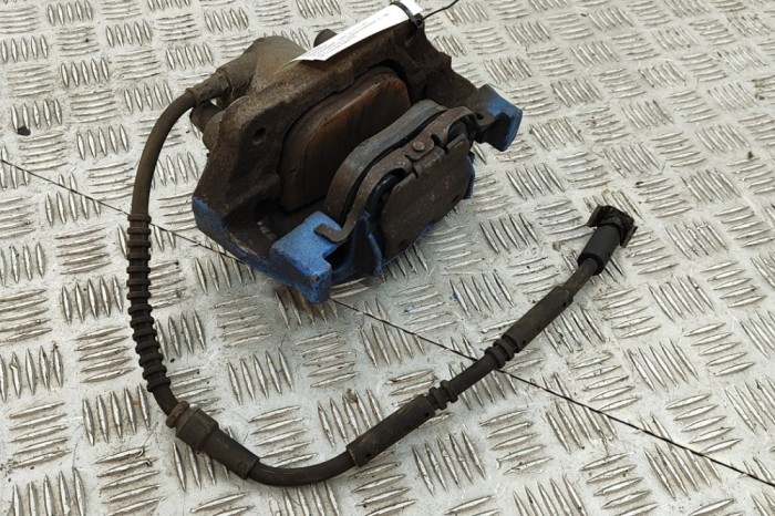 Etrier de fr&acirc;nă dreapta față BMW X5 F15, F85 2014 OEM: 6776784 31319951