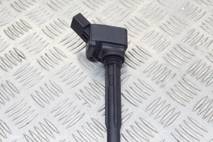 Bobina de inducție de &icirc;naltă tensiune VW GOLF VII 5G1, BQ1, BE1, BE2 2015 OEM: 0040102009,06J905110G 11627220