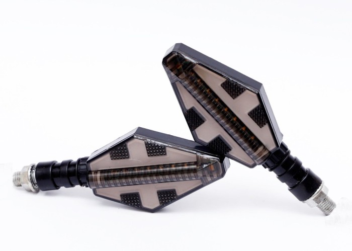 Set 2 lampi Semnalizare Moto, model CROSS, cu 2 functii, pozitie si semnalizare, tensiune 12V FAVLine Selection