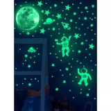 Cumpara ieftin Sticker Perete Autocolant Astronauti si Planete Fosforescente - 02151