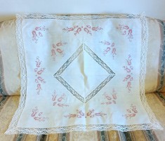 Fata de masa Vintage din bumbac cu broderie manuala in cruciulite